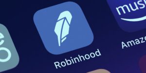 robinhood-eyes-crypto-lending-and-stake-services.jpg
