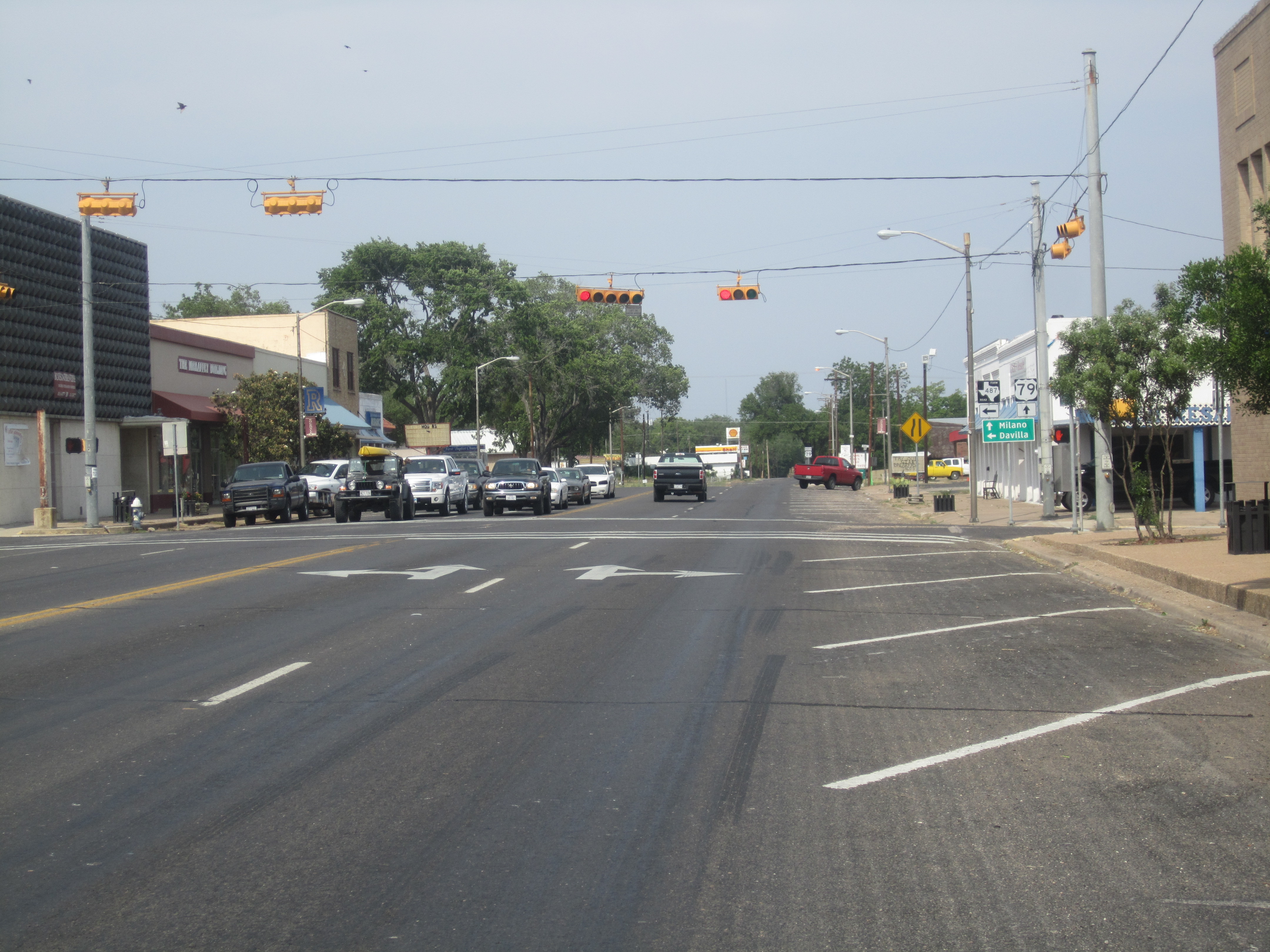 Archivo: US Route 79 es la calle principal de Rockdale, TX IMG 2255.JPG - Wikimedia Commons