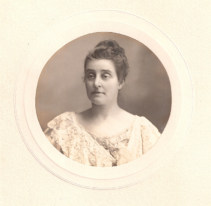 1895年のヘルタ・アイルトン