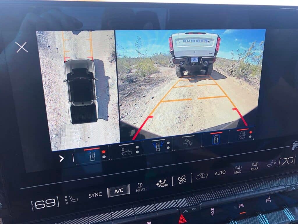 2022 GMC Hummer EV - monitor de cámara