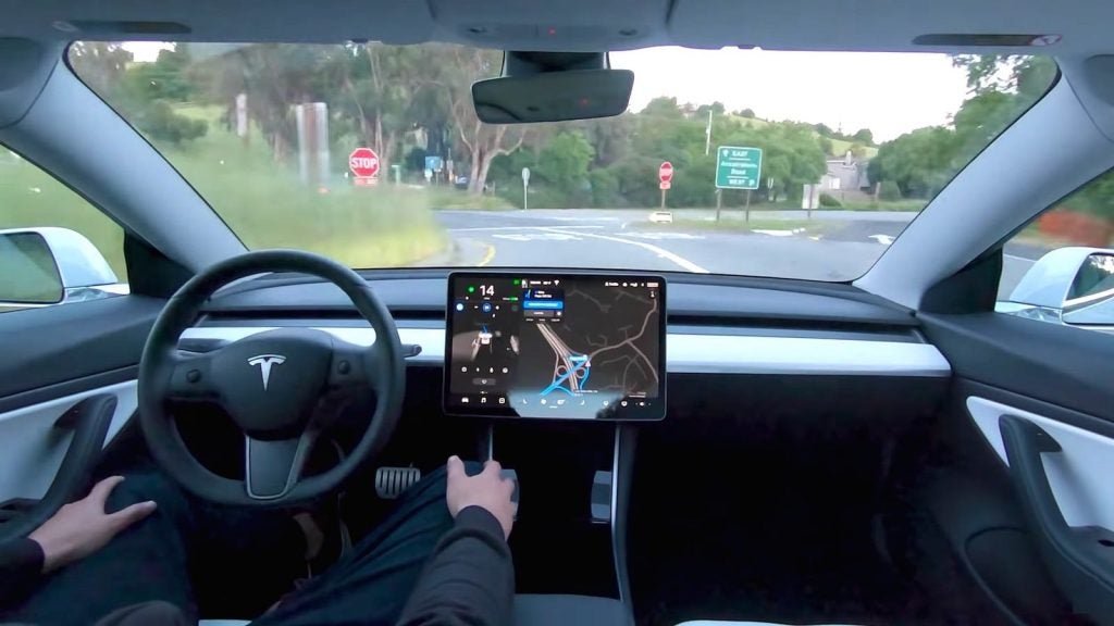 Tesla volledig zelfrijdend 2020