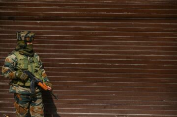 Indisk våbenkøber godkender 10 milliarder dollars til at udstyre militæret