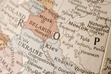 Vakuutuksenantajat lopettavat sotariskiturvan kuljetukselle Venäjällä, Ukrainassa ja Valko-Venäjällä