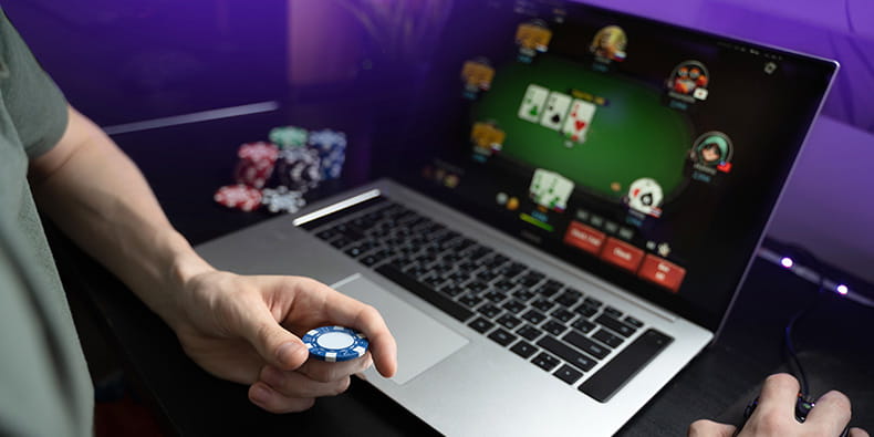 Çevrimiçi Poker Hileli mi?