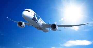 LOT Polish Airlines in Thales podpišeta devetletno podaljšanje pogodbe o vzdrževanju IFE na ključ