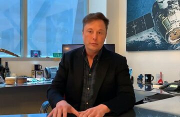 Musk Tells Tesla Workers to Ignore “Stock Market Craziness”