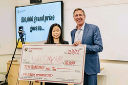 NanoBioFAB gana un premio de empresario de $10,000 en Equity Incubator...