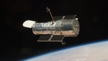 NASA prosi o informacje na temat opcji ponownego rozruchu Hubble'a