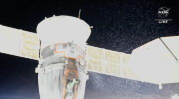 Des ingénieurs russes évaluent la fuite d'un vaisseau spatial de l'équipage Soyouz