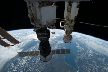 Rosjanie oceniają zdatność do lotu uszkodzonego Sojuza zadokowanego na stacji kosmicznej