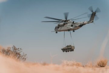 US Navy erklærer full-rate produksjon for Marine Corps' CH-53K helo