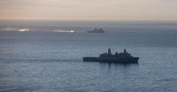 البيت الأبيض يتدخل في خلافات بين البحرية والبنتاغون حول دراسة سفينة برمائية