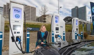 Alexa de Amazon pronto ayudará a los conductores de vehículos eléctricos a encontrar y pagar la carga, gracias a la asociación con EVgo