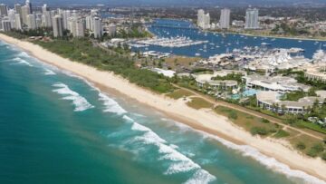 Última hora: 'Grande incidente' quando 2 helicópteros colidem na praia de Gold Coast
