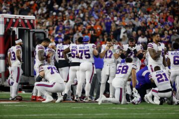 Fanatiekelingen van de NFL doneren honderdduizenden dollars voor de veiligheid van Los Bills Damar Hamlin, die naar het ziekenhuis gaat