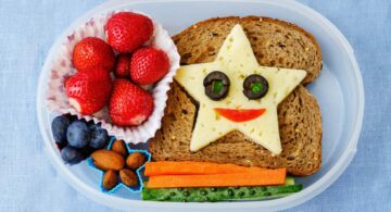 التحول إلى اللون الأخضر: 5 أفكار لعلبة الغداء للأطفال لتناول غداء خالٍ من النفايات