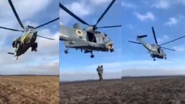 यहाँ यूक्रेनी सेवा में एक ब्रिटिश आपूर्ति किए गए समुद्री राजा हेलीकाप्टर पर हमारी पहली नज़र है