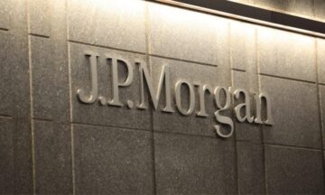 Analitik banke JP Morgan poziva Fed, naj preneha z dvigovanjem obrestnih mer
