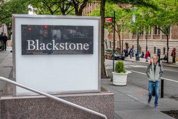 JPMorgan nadgradi Blackstone in ga imenuje "najboljši v razredu"