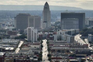يدعم مجلس مدينة لوس أنجلوس الحد الأدنى لطرد المستأجرين المتأخرين على الإيجار
