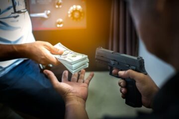 拉斯维加斯警方在多个赌场抢劫案中追捕嫌疑人