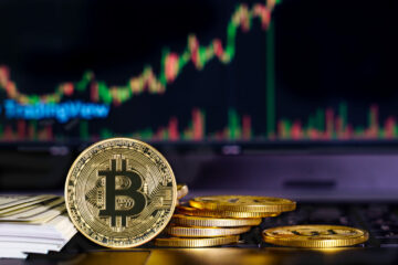 Markten: Bitcoin, Ether inch omhoog, XRP leidt winst in top 10 crypto's