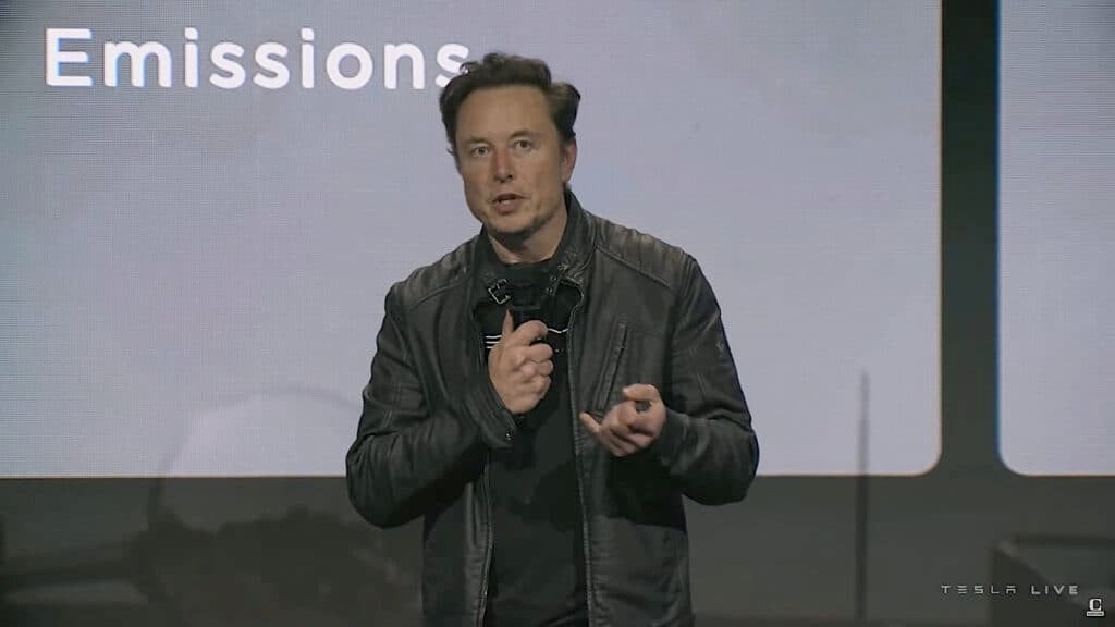 CEO da Tesla, Musk, em evento de semi-entrega