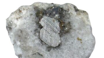 Cuasicristal encontrado en 'rayo fosilizado'