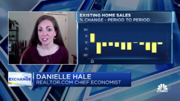 Realtor.com の Danielle Hale 氏は、不動産は依然として売り手市場であると述べています。