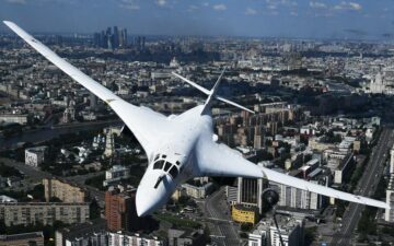 Máy bay ném bom nâng cấp Tu-160 của Nga trải qua thử nghiệm của chính phủ