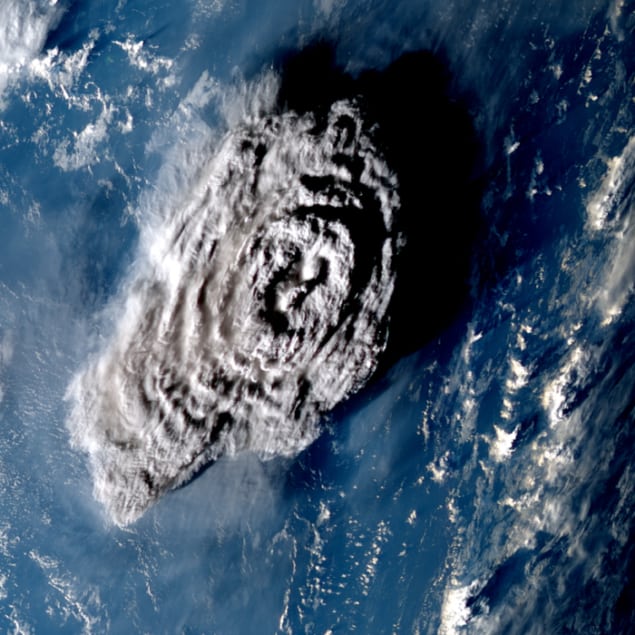 A műholdak a valaha volt legmagasabb vulkáncsóvát figyelik meg