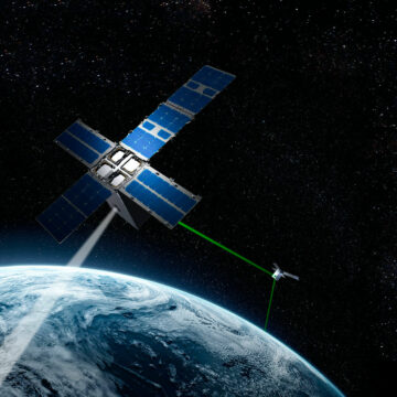 Space Force ต้องการขยายการสื่อสารด้วยเลเซอร์ไปยังดาวเทียมในวงโคจรที่สูงขึ้น