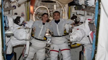 Avaruusaseman toiminta etenee Sojuzin sekoitusten keskellä