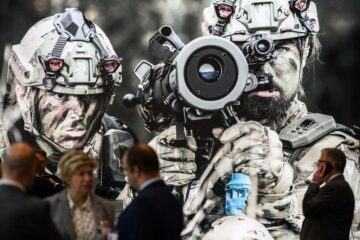 Τα αφεντικά της σουηδικής αμυντικής βιομηχανίας εξετάζουν το μέρισμα των επιχειρήσεων του ΝΑΤΟ
