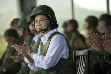 La politica dietro l'estensione del servizio militare di Taiwan