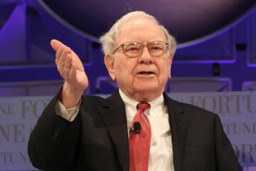 Warren Buffett: Forget Gold and BTC, Invest in Stocks!