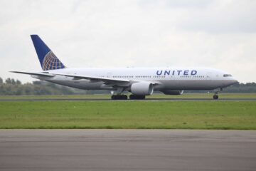 Un Boeing 777 de United Airlines casi se estrella contra el mar después de caer 1,400 pies en 18 segundos en un vuelo desde Hawái.
