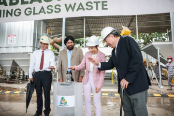 Abraclean lancia il primo impianto abrasivo per vetro riciclato di Singapore