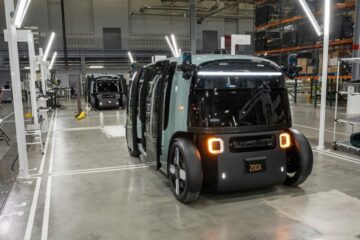 Самоуправляемый автомобиль Amazon впервые перевозит людей по дорогам общего пользования