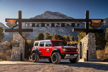Köp en Bronco Raptor, Ford lär dig att köra den – gratis