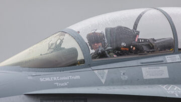 Los Hornets clásicos aún no se venderán a una compañía privada de combate aéreo