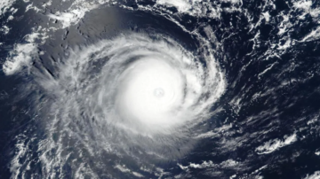 Freddy ciklon, 1. 5. kategóriás vihar 2023-ban, a Madagaszkár elleni csapásra (videó)