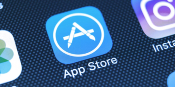 Ex-App Store Director: 'Apple Had a Problem With Crypto From Day One'