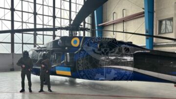 اولین هلیکوپتر UH-60 بلک هاوک برای سرویس اطلاعاتی اوکراین جلد را شکست