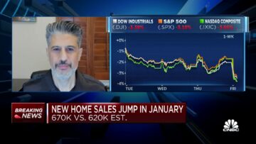 Nhà phân tích của HousingWire cho biết thị trường nhà ở không thể tìm thấy sự ổn định lâu dài khi lãi suất lên xuống như thế này