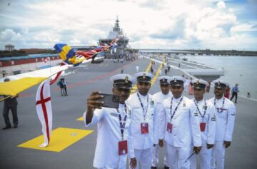 Intian lentotukialukset avain Intian ja Tyynenmeren strategiaan