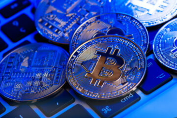 Turud: Bitcoin püsib üle 23,000 10 USA dollari; Cardano juhib XNUMX parima krüpto edetabelis kasvu