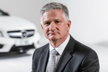 CEO Mercedes 'bersemangat' dengan model agensi meskipun ada kekhawatiran di sektor ritel mobil dua tingkat