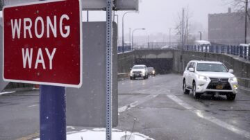 Stater söker sätt att stävja dödliga motorvägskrascher på fel väg