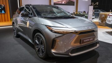 丰田最早可能在 2025 年在美国生产电动 SUV